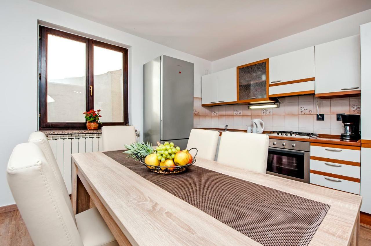 Apartment Nika 로비니 외부 사진