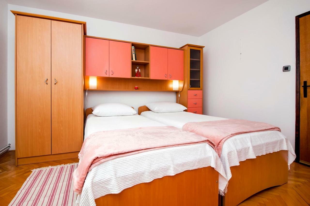 Apartment Nika 로비니 외부 사진