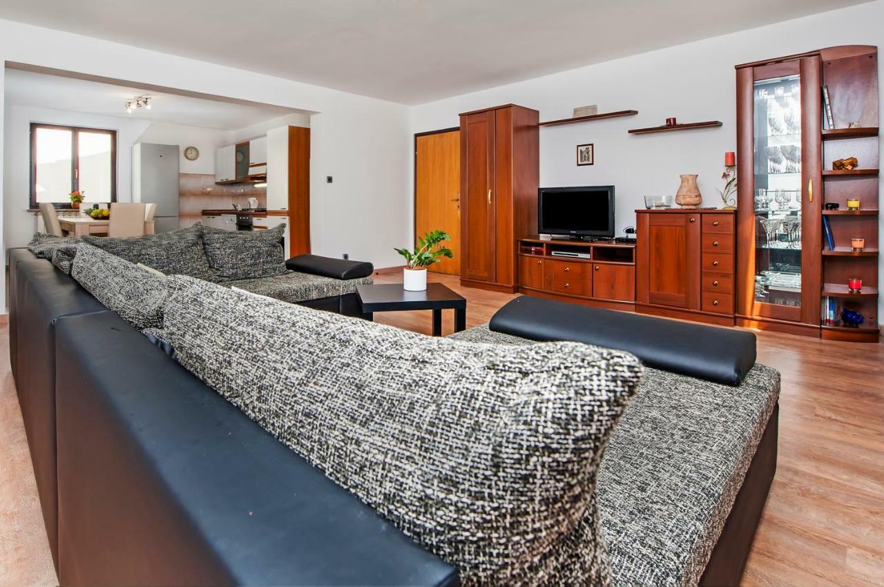 Apartment Nika 로비니 외부 사진